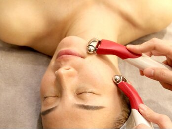 サロンモリ(Mori)の写真/【即実感◎お肌活性化 × 強力リフトアップ♪】ゆるみ・たるみケアに集中アプローチ♪冬本番の乾燥ケア◎