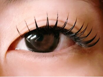 オンドットオフ(ON.OFF)の写真/軽くて負担になりにくいからモチがいい◎本数でお悩みの方も相談OK！丁寧な施術でナチュラル美人な目元に♪