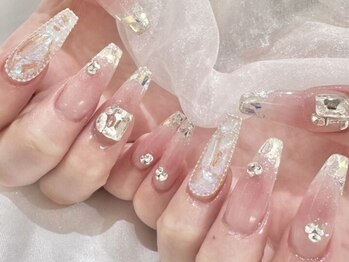 ラビィ(Raviy)/ガラスフレンチネイル