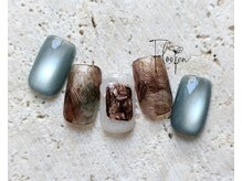 フローフェン(Floofen)/