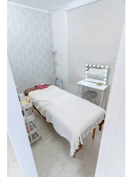 クレビア(CREBIA)/【シミ・シミケア専門店】沖縄県