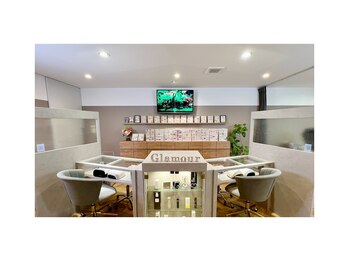 グラマー(Glamour)/映画見ながら親子でジェルネイル