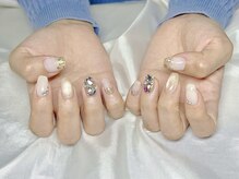 ヤシネイル(Yashi Nail)/シンプル持込 白×ゴールド