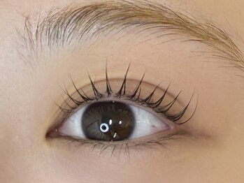 プルトン(PLUTON)の写真/当店大人気定番メニュー！ケラチン導入トリートメント艶々まつ毛パーマご新規￥4500♪