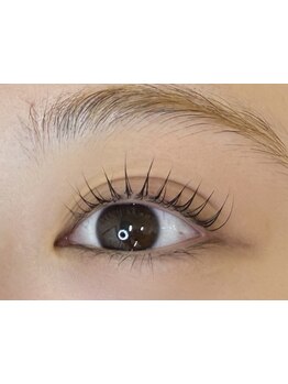 ナチュラル上品な目元にしたい