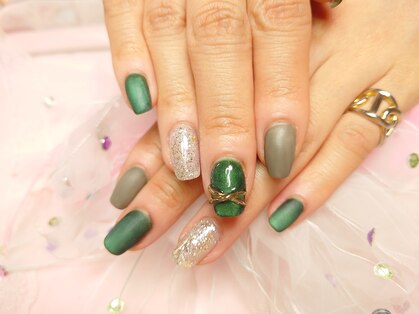 クリスタルネイル(CrystalNail)の写真