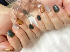 大人カラーでべっ甲ネイル