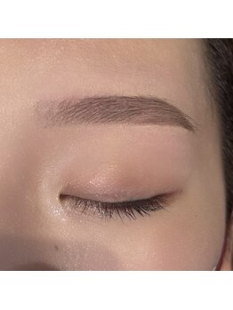 ビューステージ アイブロウサロン 新宿東口/平行デザイン