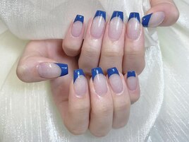 ラメ入りカラーフレンチネイル