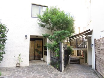 リュミエール デスポワール(Lumiere d'espoir)/サロン入口