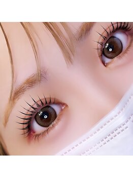 ペールムーンアンセートル(Palemoon Ancetre)/パリジェンヌラッシュリフト