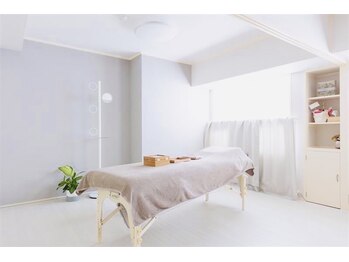 ナディヨガサロン(NADI YOGA SALON)の写真/【仙台駅10分】広いお部屋を貸切♪アロマリンパ・パーソナルヨガなど自分を整え満たすご褒美時間に♪