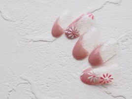 くすみピンクのお花フレンチ