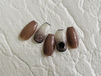 サローネ レジーナ(salone Regina)/ラメグラ/シンプルベージュ