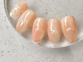 うるうるぷっくり桃ネイル