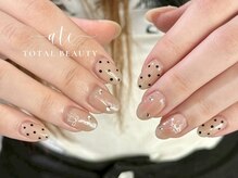 アテ(ate)/ドット×チークネイル