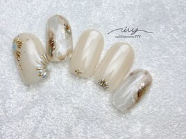 ビジューデザイン