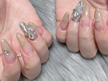 ニナズネイル(Nina's Nail)/キラキラネイル