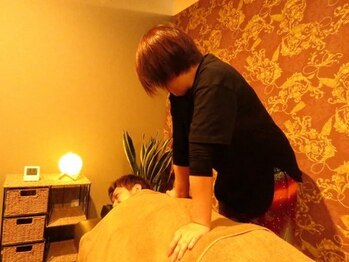 ルッソ 白浜店(LUSSO)の写真/【欲張りコース90分￥6500】もみほぐし×足つぼ×ヘッドの相乗効果で、蓄積した重い疲れを丸ごと解消！