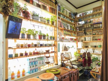 ほぐしてコリとる/お灸や観葉植物でお出迎え