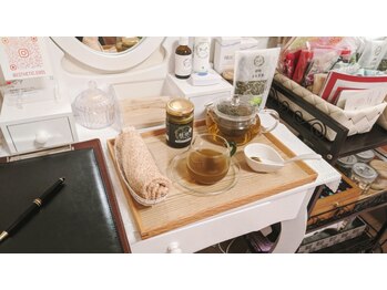 E-エステティック/無農薬栽培！よもぎ茶。蜂蜜も