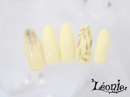 シンプルリーフネイル