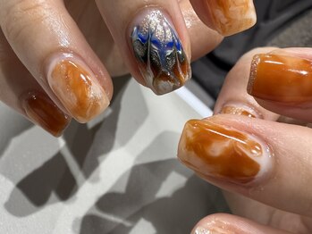 モツヲネイル(motsu.O! NAIL)/ピーコック×オレンジニュアンス