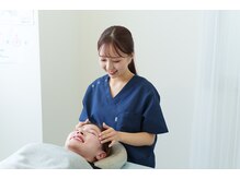 眼に特化した整体 アイケアLaBo 渋谷宮益坂下店[ヘッドスパ/首肩こり/骨盤矯正/小顔] /低周波で目まわりにアプローチ