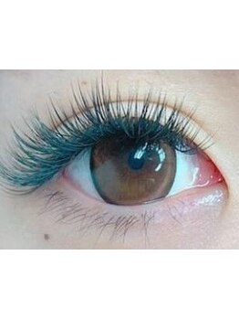 ボリュームのある目元にしたい