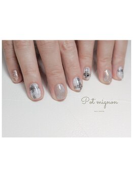 ポ ミニヨン(Pot mignon)/シックなチェックネイル