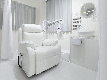 ホワイトニングショップ 本八幡店/【市川】【店内】ホワイトニング