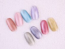 透明感のあるマグネットネイル。人気のぷるまぐもございます！