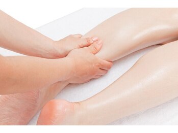 癒し処 ゆらぎ 神戸三宮駅前の写真/疲れ足のむくみ解消に◎もみほぐしマッサージ×足つぼマッサージが人気!膝下迄の念入りなオイルマッサージ