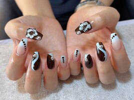 個性派ニュアンスネイル