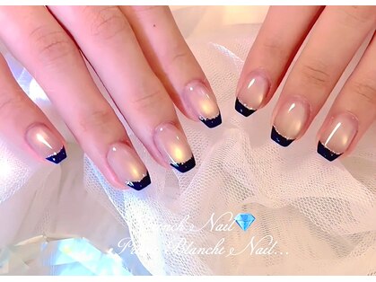 プリュネブランシュネイル(Prune Blanche Nail)の写真