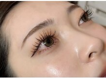 アールRの雰囲気（アイブロウ&フラットラッシュ120本）