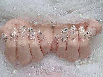 ブリー(Brille)/バレンタインネイル