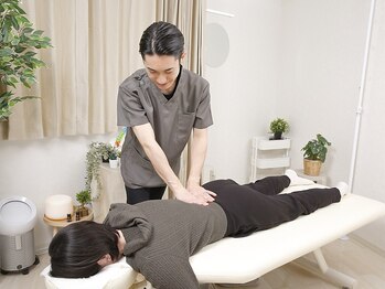 ストラボ 横浜店の写真/鏡を見るのが楽しくなる美姿勢へ☆体の歪みを整えて、360度どこから見ても美しいシルエットを叶えます◇