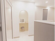 可愛いメイクルーム完備しております♪