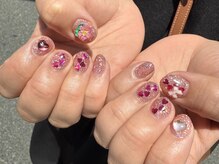 ディエム(diem.)/ぴんくのキラキラネイル