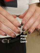 ネコ(Neko)/ラメグラ　黒ネイル　個性派