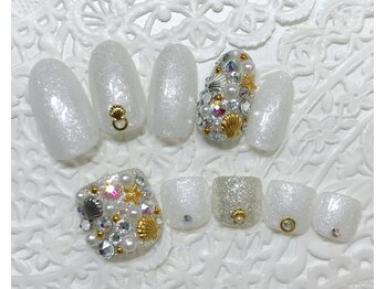 フェリシアネイル(FERECIA nail)/上:¥9980/下:¥9980