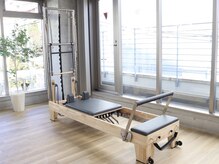 ライムピラティス 大宮(LIME Pilates)の雰囲気（【マシンピラティス】身体の可動域をグッーと広げて柔軟性UP♪）