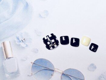 シエル ネイルズ(CIEL NAILS)/ 4月 フット 定額アート1