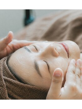 シエスタ(siesta)の写真/ホウレイ線・たるみ毛穴の専門ケア。韓国発ララピール×ハーブピーリングで肌を作り替える