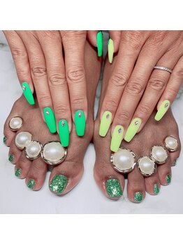 ベーラ(Bella)/ハンドもフットもネオンカラー