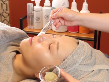 ロイヤリティ(ROYALTY)/ハーブピーリング◆フェイシャル