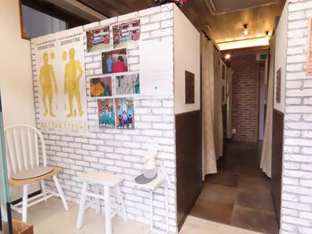 ビファイン鍼灸治療院 代々木上原院/受付　一階