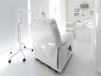 ホワイトニングショップ 本八幡店/【市川】【店内】ホワイトニング