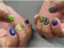ネイルサロン ブリリアント(Nail Salon Brilliant)/黄×青×黒